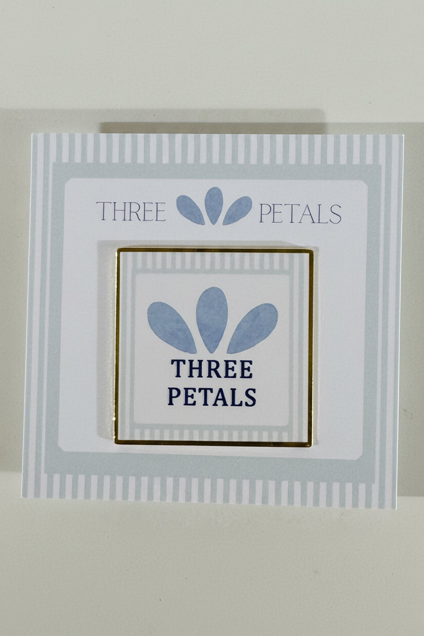 Three Petals Needleminder