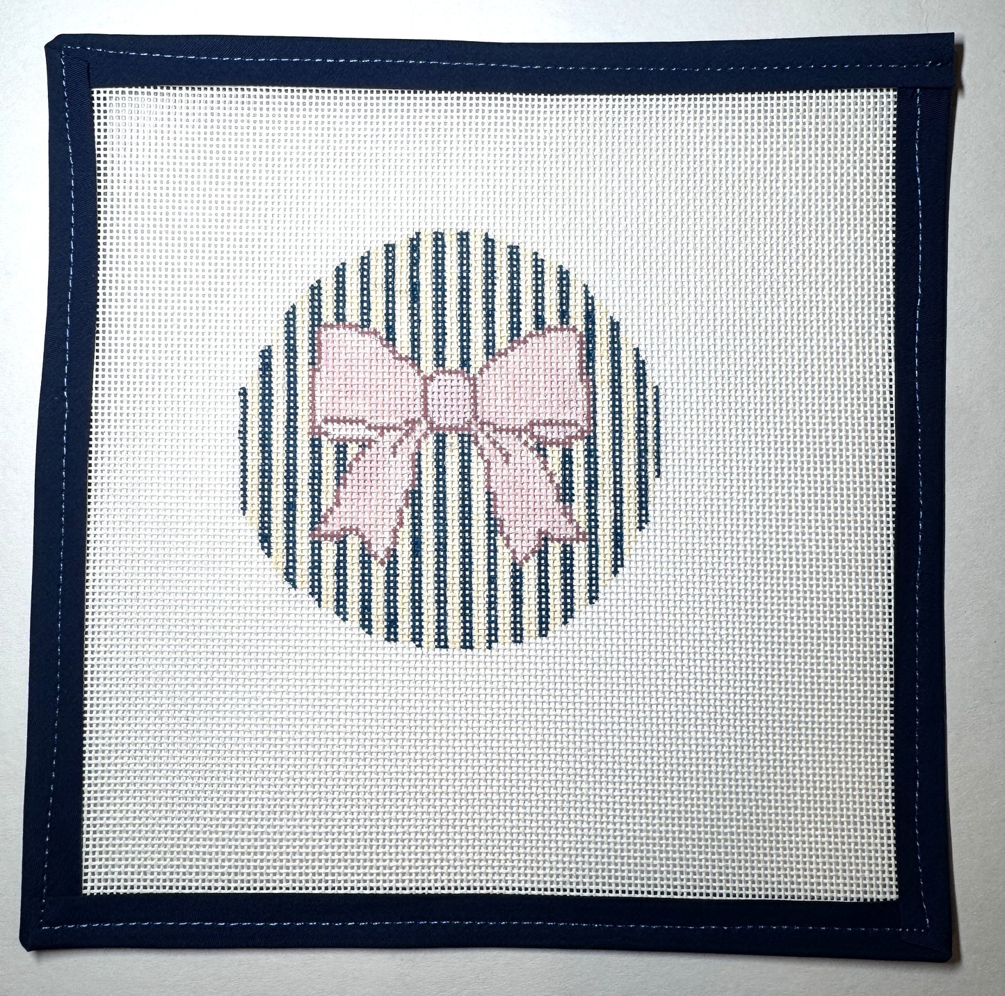 Bow Stripes Round